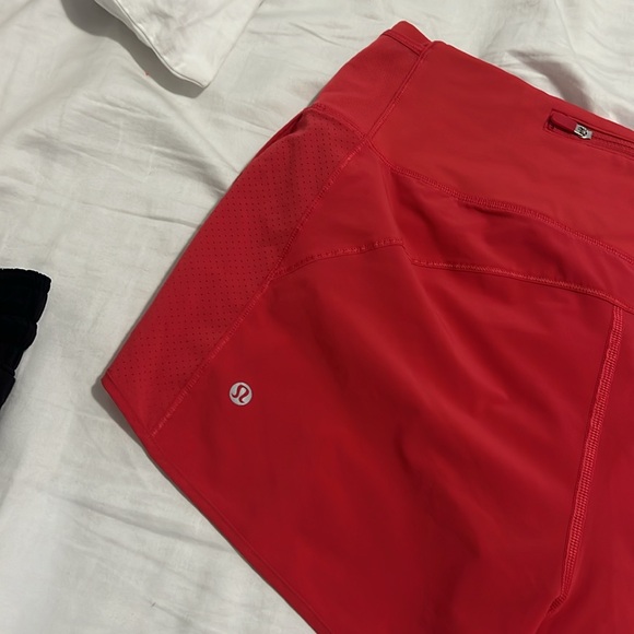 LULULEMON SHORTS - Picture 2 of 2